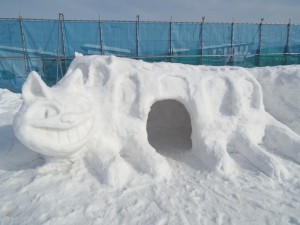 宮里仮設住宅の皆さんが作った雪像